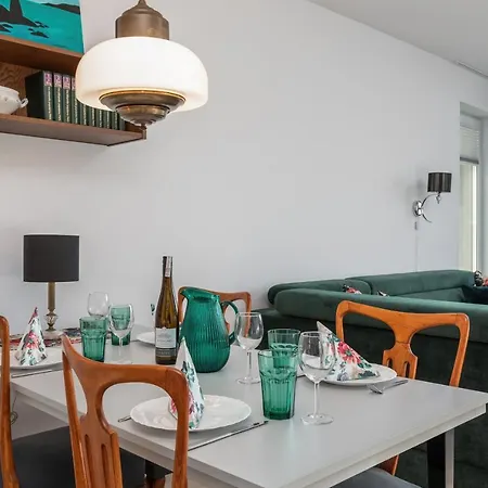 Apartment Retro Apartament Cztery Pory Roku By Renters Kolobrzeg