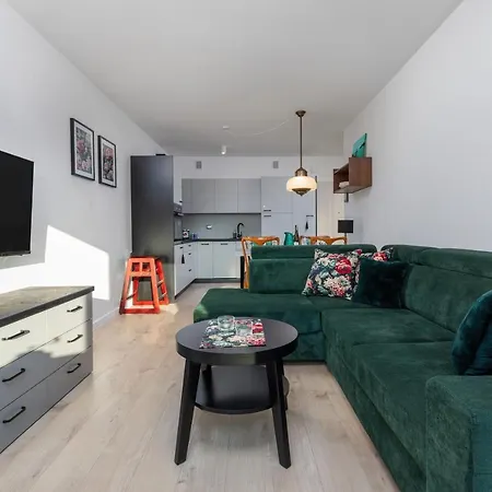 Apartment Retro Apartament Cztery Pory Roku By Renters *